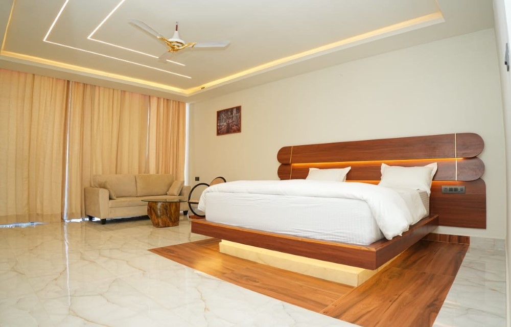 Mirror Hotels & Resorts